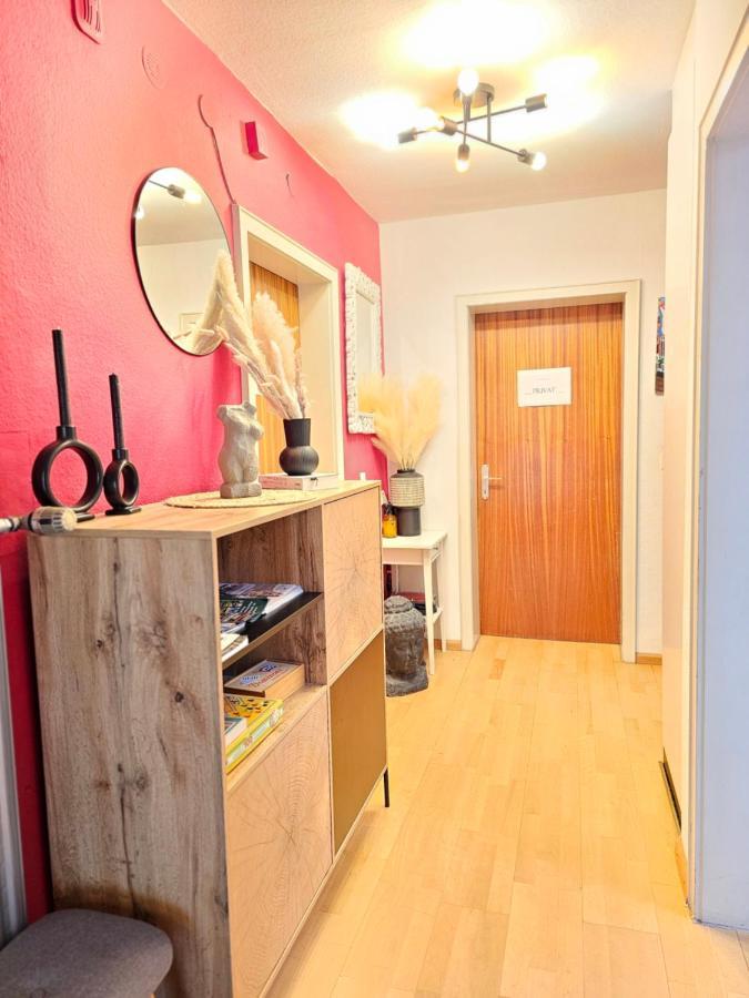 Apartamento Doppelzimmer 2 I Geteiltes Bad & Kueche I Mit Dem Zug Nur 4 Min Bis Zum Hauptbahnhof Friburgo de Brisgovia Exterior foto